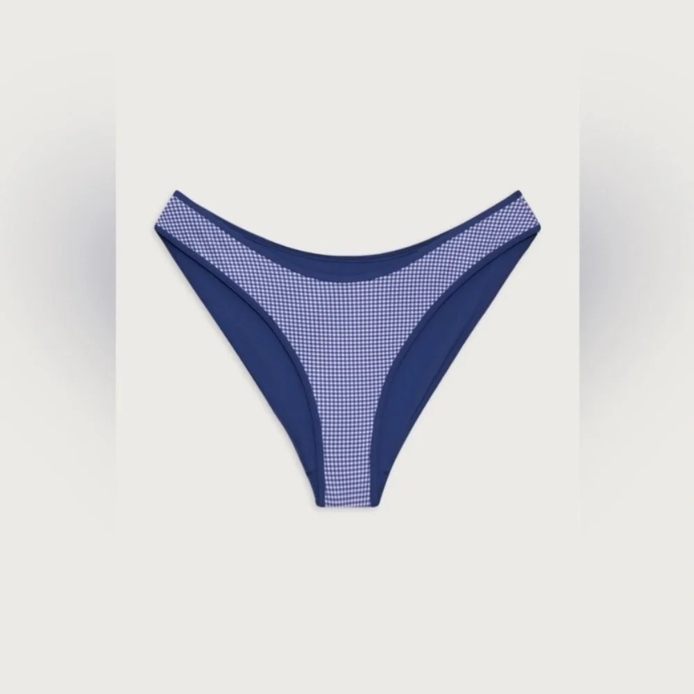 Frankies Bikinis new without
